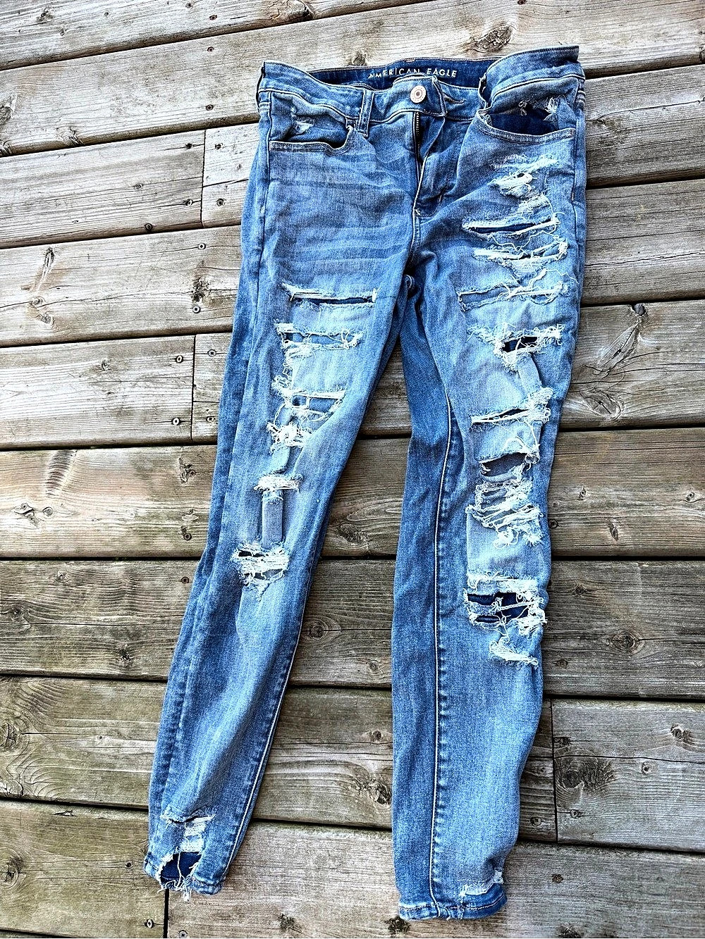 American Eagle Super Stretch Ripped Skinny Jeans Size 12